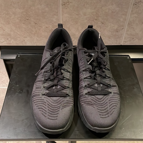 Men’s Nike Cross Trainers, Color: Black, Size: 12 - Picture 2 of 13